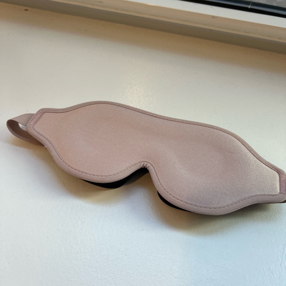 Eye Mask for sleeping with adjustable strap: Unused - Picture 2 of 5